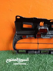  5 شبك / شل علوي طمبون امامي تويوتا بريوس سي 2016/2017 وارد اليابان  مستعمل اصلي بحالة ممتازه