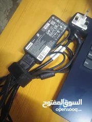  4 لاب توب لينوفو جديد مع الشاحن والحقيبة الخاصه له.