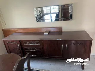  7 طاولة طعام (2م × 1م) – بدون كراسي