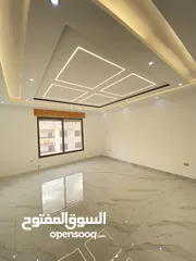  8 شقة فاخرة طابق اخير مع روف دوبلكس 200 متر وتراس 60 متر خلف الجامعة التطبيقية اطلالة دائمة بسعر مميز