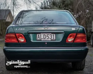  1 للبيع طقم اضوية ل سيارة mercedes W210 قرش ونص بحالة ممتازه جدا وشبة الجديد