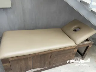  1 سرير مساج ويمكن استخدامة شازلونج