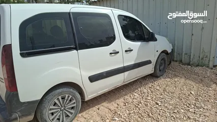  3 للبيع سيارة بيجو بارتنر 2015