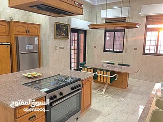  13 الكرسي ـ  فيلا فاخره جدا ـ مستقله ـ مفروشه للايجار او للبيع 4 طوابق - مسبح خاص ـ