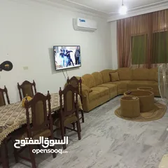  7 شقة مفروشة أرضية للايجار في ضاحية الرشيد 4 مكيفات بكل غرفة مكيف وبئر ماء خاص للشقة