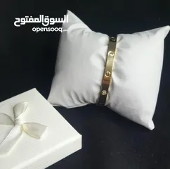  4 أساور عصرية للبيع