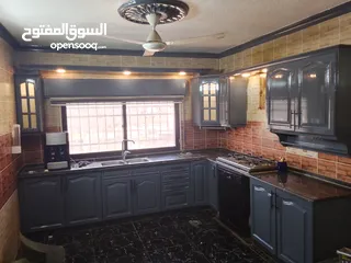  24 نجار متنقل فك وتركيب وصيانة غرف النوم والدهان والنقل والصيانة العامه