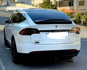  6 TESLA MODEL X