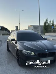  2 BMW 520i 2015