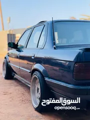  17 BMW_e30_1990