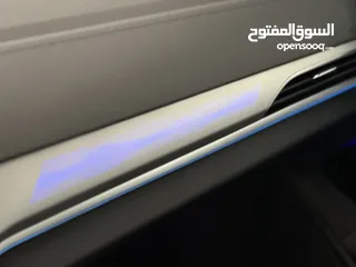  9 VW ID4 CROZZ PRO 2024 PIANO BLACK أبيضّ لؤلؤي