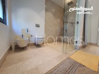  3 فيلا مع مسبح للبيع في طريق المطار بمساحة بناء 940م