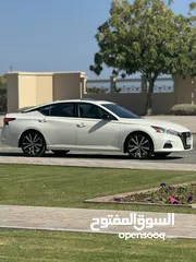  5 التيما SR 2019/ فتحه / ممشى55 الف ميل / بدون خروج ايرباق حادث لا يذكر ( فقط تغير باب خلفي)