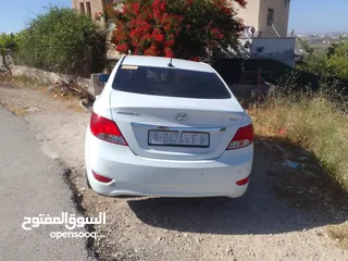  6 سيارة ھيونداي للبيع