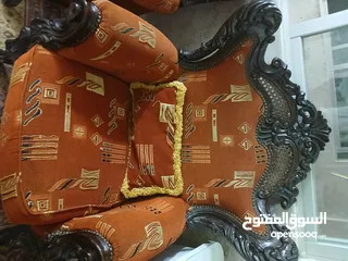  3 طقم كنب 7 مقاعد. مستعمل....بحالة متوسطة...