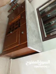  9 طقم كنب وطقم طربيزات و قنصل و طقم سفرة مع دريسوار فخم جدا