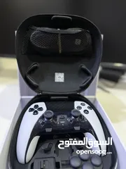  2 اسم هذا المنتج هو ذراع تحكم DualSense Edge من شركة Sony، وهو مخصص لجهاز PlayStation 5.