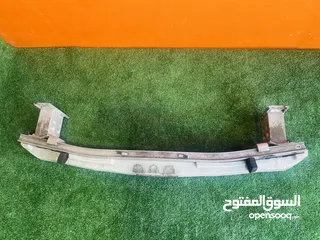  7 جسر امامي واجهة تويوتا بريوس 2010-2015  جسر بين شواصي الاماميه تويوتا بريوس 2010/2015 مستعمل اصلي