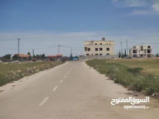  1 ارض للبيع الطنيب حوض (4)  العيادات بالقرب من مشروع الشهد  مساحة 10420 متر