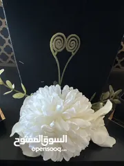  7 ستاند شبكة لون أسود مخملي مميز بزخارف ذهبية شبه جديد مستخدم مرة وحدة والله يبارك لصاحب النصيب