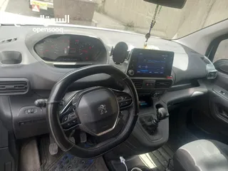  4 بيجو ريفتر