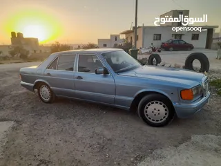  1 E300 حبة نظيفة ولا ضربة  فحص نخب  مش ناقصها اشي