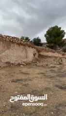  8 قطعة ارض في مدينة جرش (( البركتين )) مقابل مخبز الخبازون، على شارعين، للبيع من المالك مباشرة..