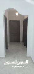  8 شقه للإيجار