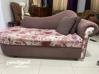  5 كنب زاوية مع كراسي ملكية للبيع بحالة ممتازة
