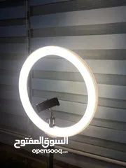  3 ستاند تصوير و مايك  الأدوات جديدة مستعجل ع البيع طول الستاند1.5متر و  طول سلك المايك 1.5متر