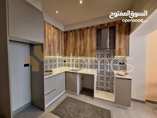  3 شقة طابق اول مفروشة للايجار في جبل عمان بمساحة بناء 120م
