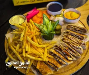  1 مطعم . شاورما . بروستد . زنجر . فروج . وسناكات  شغال 100%  للبيع أو للإيجار والضمان  بكامل المعدات..