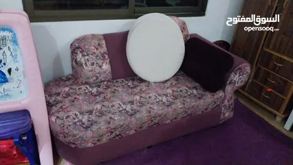  2 طقم كنب كورنر بحالة جيدة