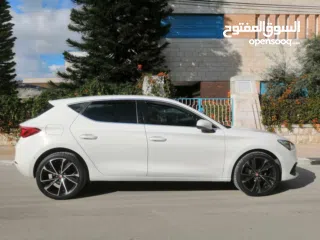  6 سيات ليون اكسلنص