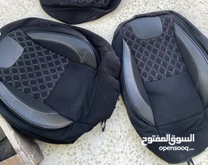  2 كراسي مفتوحة