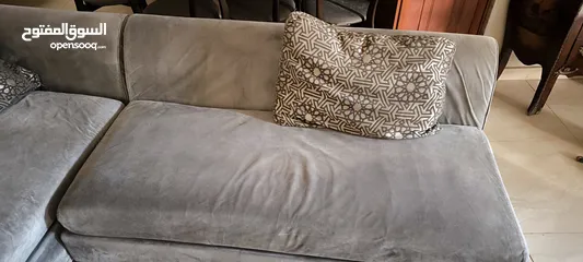  2 للبيع كنبايه قطعتين بيج