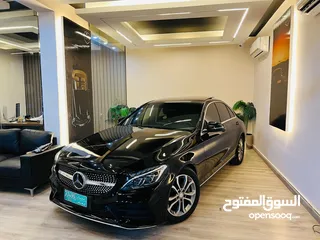  2 Mercedes-Benz 2018 C300 AMG سيارة شبه جديده ممشى 19 الف فقط - قمة في النظافة