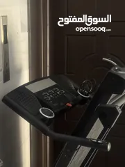  4 جهاز مشي رياضي