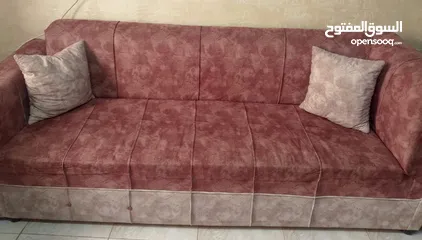  5 كنب مع طاولات وبرداي وسجادة