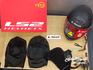  22 خوذت LS2   حجم XL  الون كاتم  جديده مع مستلزمات 3 اقنعه للوجه مع ستاند للكمره وجوال. وعلاقه للخوذه