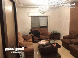  7 شقة للبيع في أم زويتيه