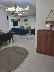  2 شقة 205 متر طابق اول بالقرب من كوكاكولا (نزول مخماس) مميزة جدا