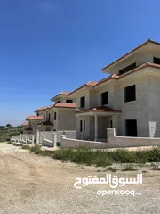  7 فيلا متلاصقه للبيع / عظم