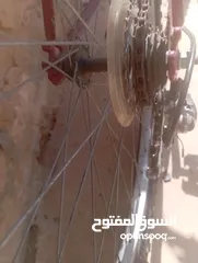  4 بسكليت. TREK