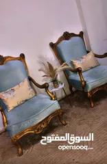  2 طقم كنب فاخر بحالة ممتازة