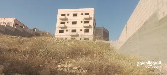  8 عماره سكنيه في صالحية العابد مكونه من أربع طوابق  وكراج وبئر ماء 60 متر وكوشان مستقل جميع الخدمات