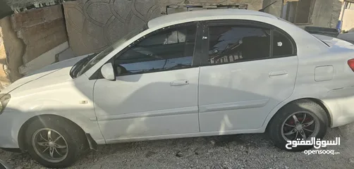  4 كيا ريو 2011