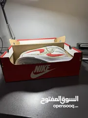  1 للبيع shoes Nike vans اصلي و جديد