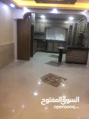  8 شقه طابق 3 مخدوم مصعد عماره عائلات بالكامل واغلب السكن مالكين تشطيب سوبر ديلوكس مسطح 150