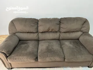  2 كنب و طاولات